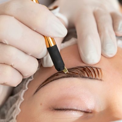 Micropigmentación de cejas y pestañas: cómo conseguir una mirada más definida sin maquillaje diario